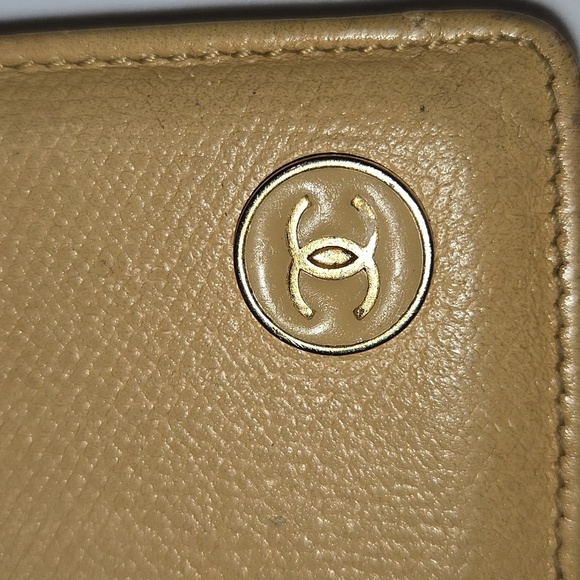 CHANEL interlocking C card case - Picture 2 of 15